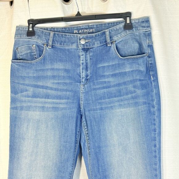 Chicos Platinum cropped Denim Jeans size 2/12 soft stretch - Picture 3 of 10